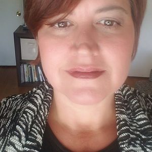 Meet your Posher, Alma